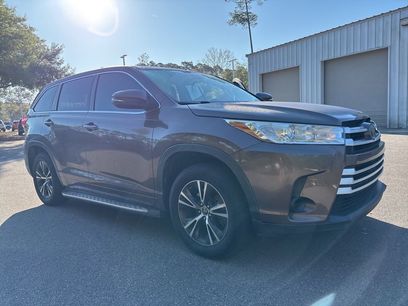 Used 2017 Toyota Highlander LE