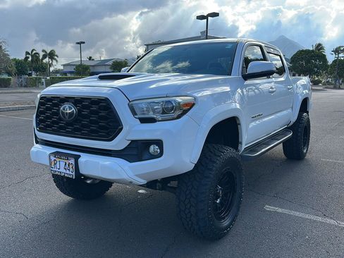 Used 2016 Toyota Tacoma TRD Off-Road image 1
