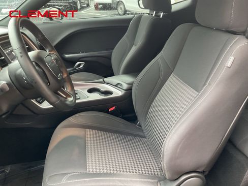 Used 2019 Dodge Challenger SXT w/ Blacktop Package image 19