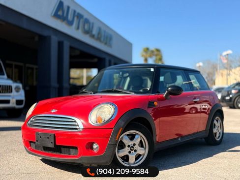Used 2010 MINI Cooper Hardtop image 1