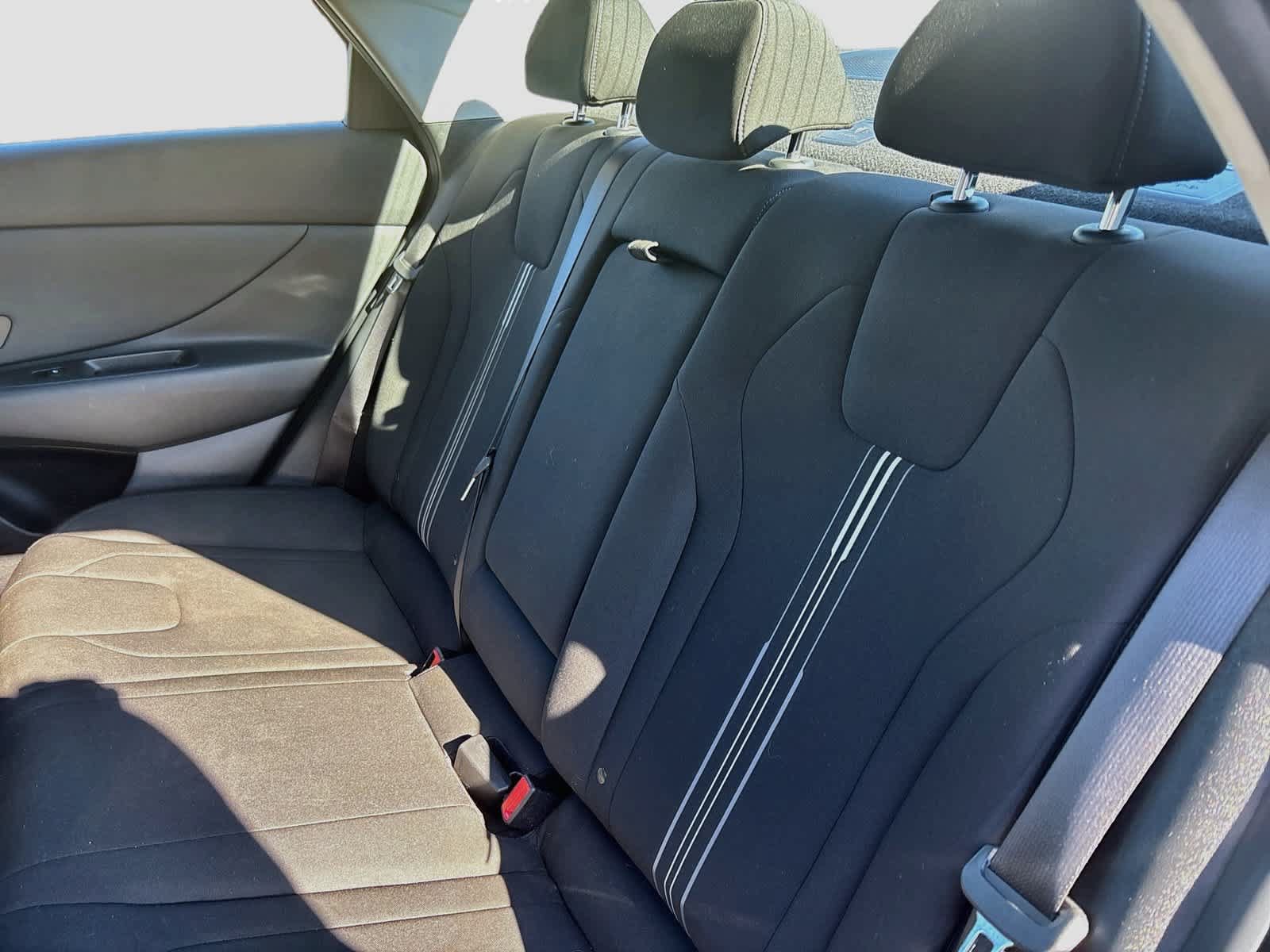 Used 2022 Hyundai Elantra SEL w/ Convenience + Premium Package FWD image 25