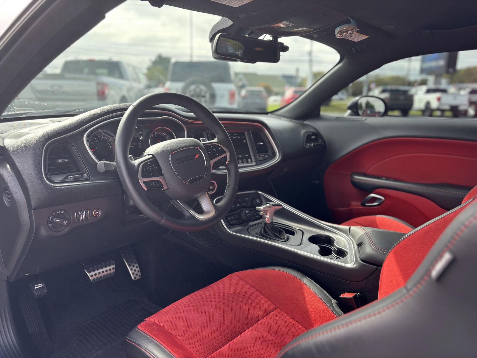 Used 2017 Dodge Challenger R/T Scat Pack w/ Leather Interior Group RWD image 14
