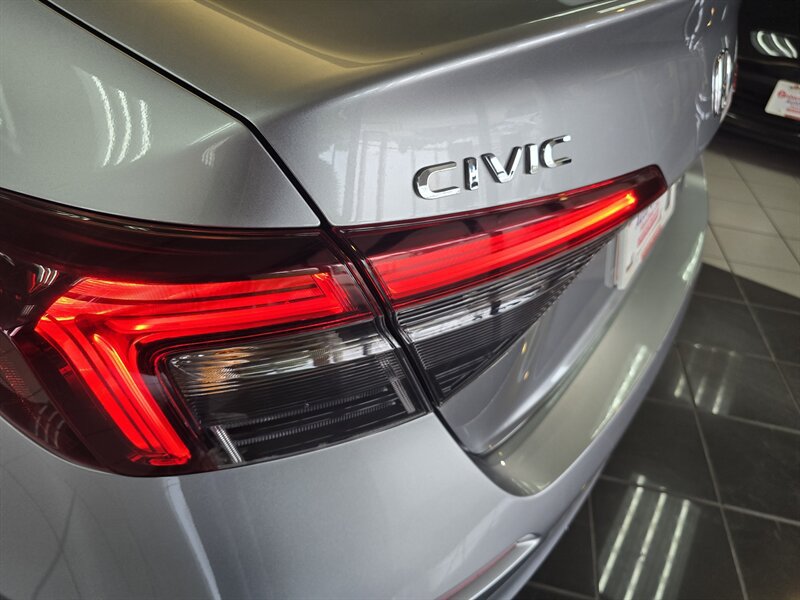 Used 2025 Honda Civic LX image 29
