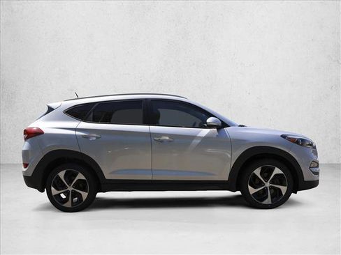Used 2016 Hyundai Tucson Sport FWD image 4