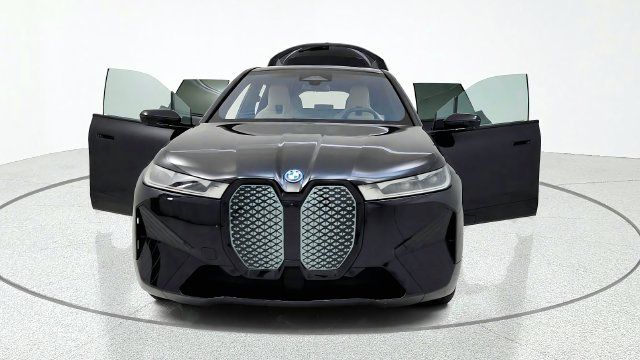 Used 2024 BMW iX xDrive50 w/ Premium Package AWD/4WD image 12