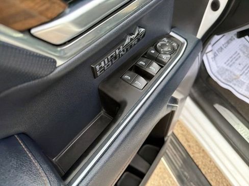 Used 2023 Chevrolet Silverado 1500 High Country w/ Technology Package image 11