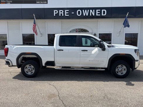 Used 2024 GMC Sierra 2500 Pro w/ Convenience Package image 4
