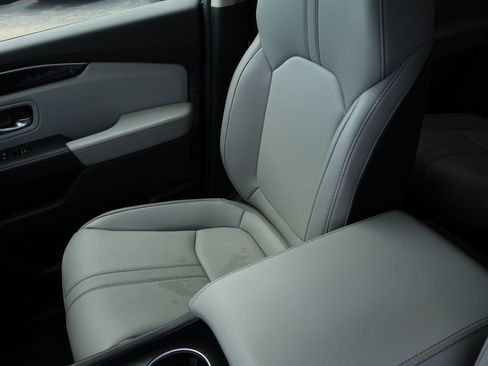 Used 2025 Honda Pilot Touring image 27