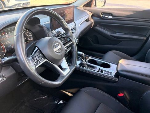Certified 2024 Nissan Altima 2.5 SV w/ SV Premium Package FWD image 18