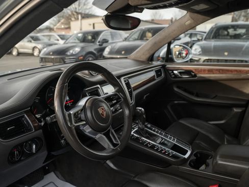 Used 2015 Porsche Macan Turbo image 6
