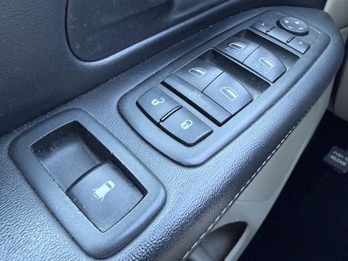 Used 2012 Chrysler Town & Country Touring w/ Entertainment Group #1 image 34