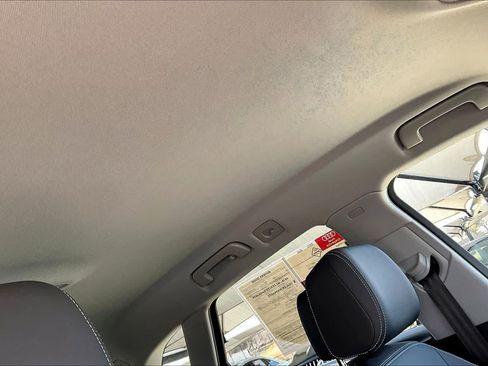 Used 2023 Audi Q5 Premium w/ Convenience Package image 13