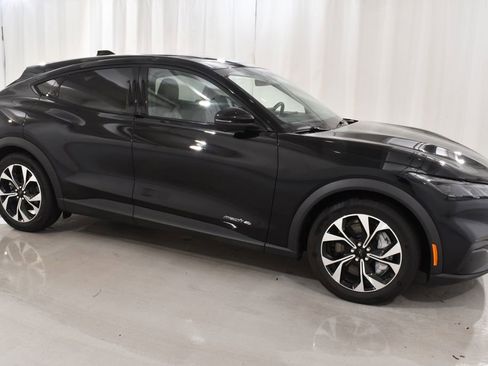 Used 2025 Ford Mustang Mach-E Select w/ Comfort Package Lite AWD/4WD image 5