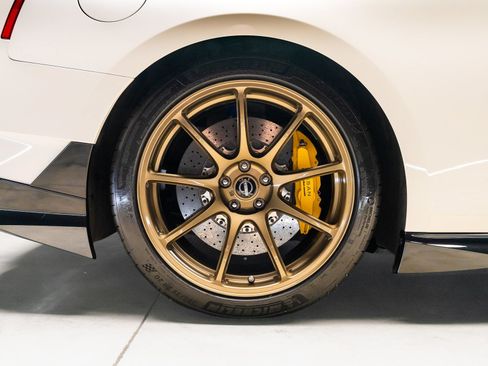 Used 2024 Nissan GT-R w/ Floor Mat Package AWD/4WD image 28