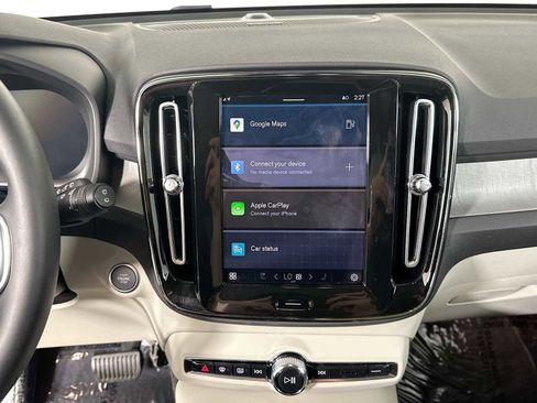 Used 2025 Volvo XC40 B5 Plus w/ Climate Package image 13