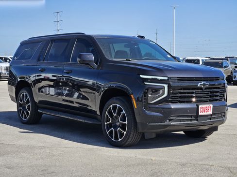 New 2026 Chevrolet Suburban RST w/ Comfort Package AWD/4WD image 2
