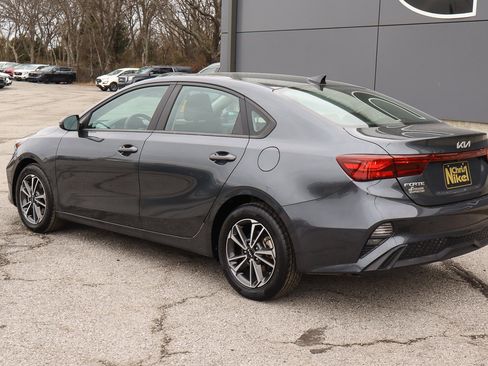 Used 2022 Kia Forte LXS w/ LXS Technology Package image 6