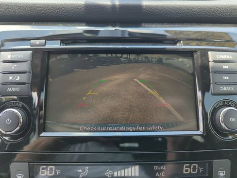Used 2018 Nissan Rogue SV FWD image 38