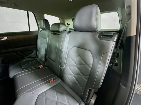 Used 2025 Volkswagen Atlas SE image 22