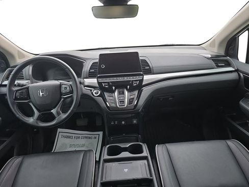 Used 2025 Honda Odyssey Touring image 9