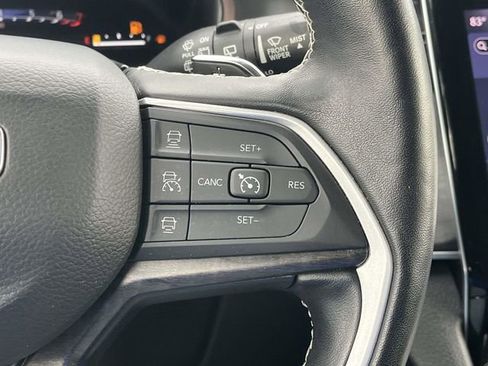 Used 2022 Jeep Grand Cherokee L Limited w/ Luxury Tech Group II image 30