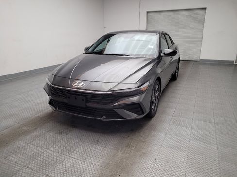 Used 2025 Hyundai Elantra Sport image 15