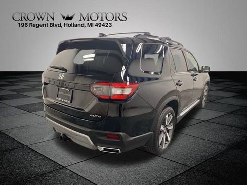 Used 2023 Honda Pilot Elite image 6