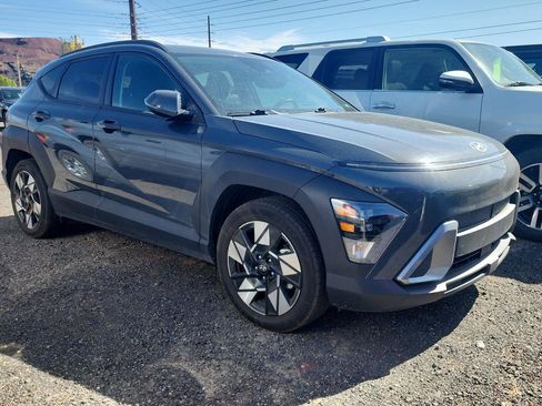 Used 2024 Hyundai Kona SEL FWD image 2
