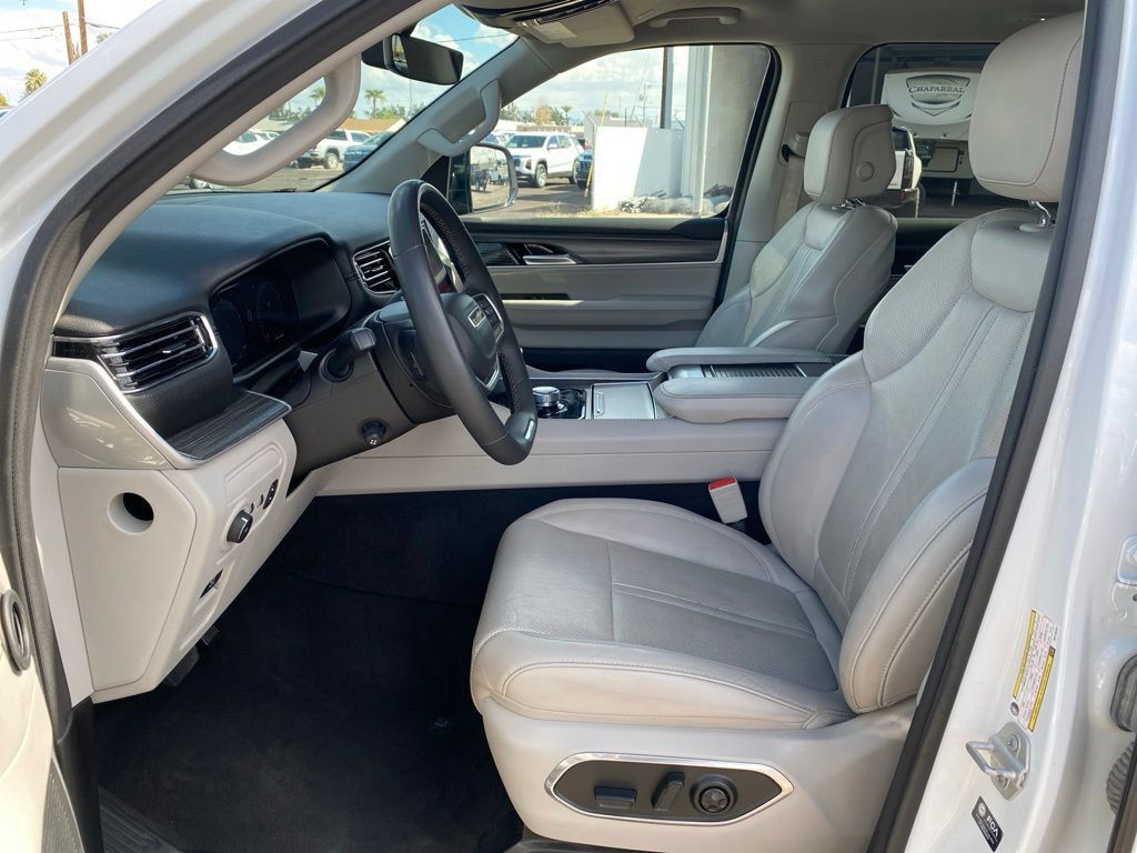 Used 2024 Jeep Wagoneer Series II w/ Flexible Seating Group RWD image 31