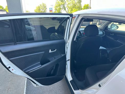 Used 2015 Kia Sportage LX AWD/4WD image 17