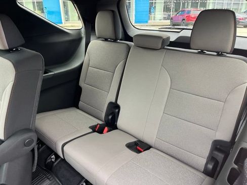 New 2026 Chevrolet Traverse LT w/ LPO, Floor Liner Package FWD image 32
