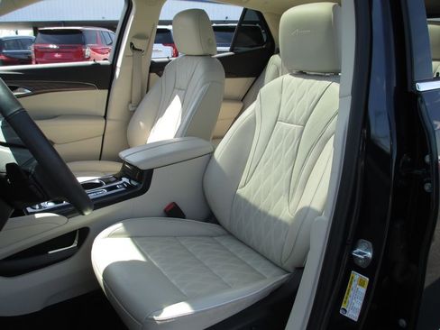 Used 2021 Buick Envision Avenir w/ Technology Package II image 20