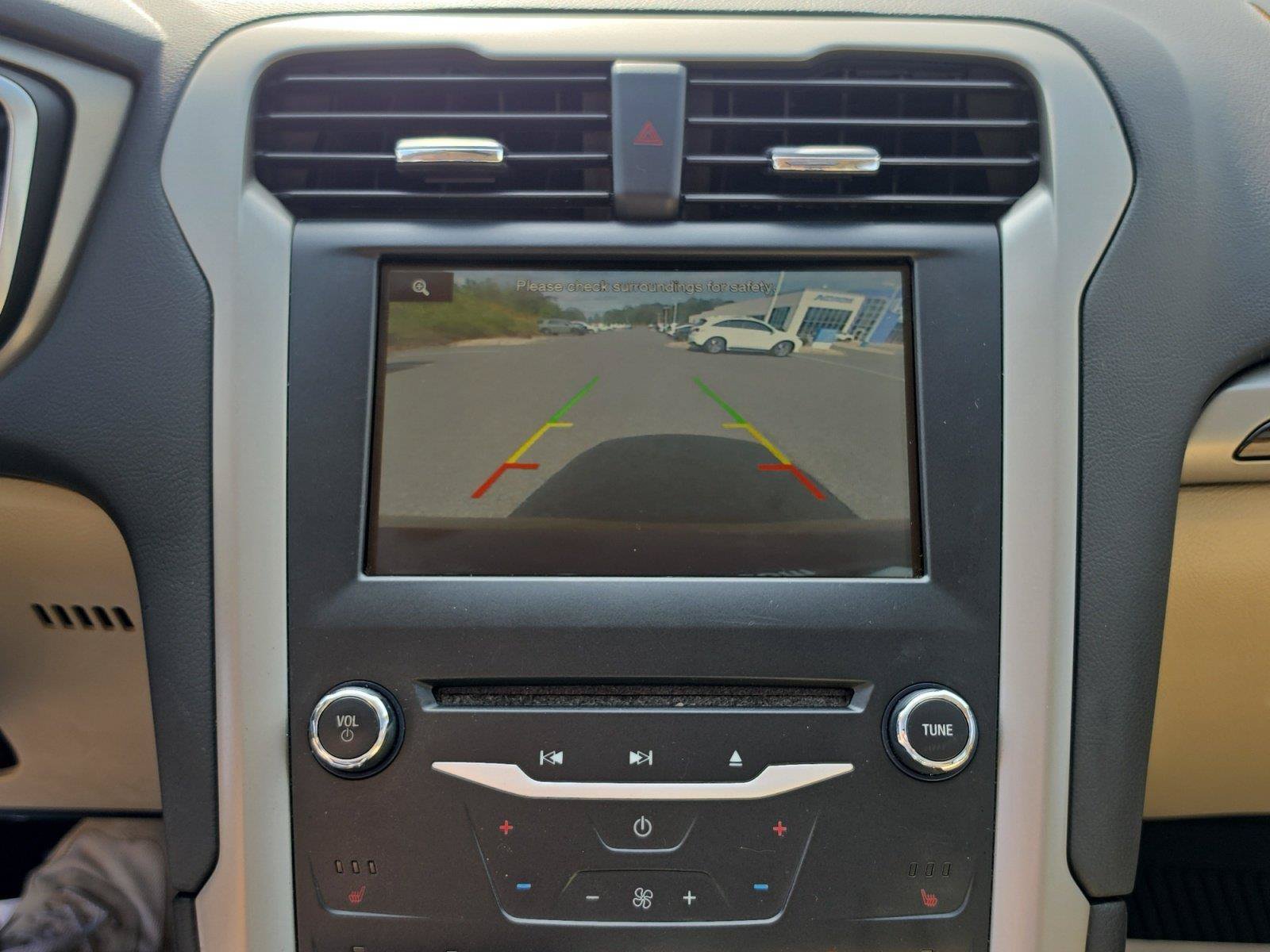 Used 2015 Ford Fusion SE w/ Equipment Group 202A FWD image 25