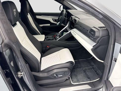 Used 2019 Lamborghini Urus AWD/4WD image 19