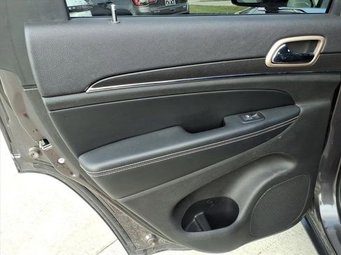 Used 2017 Jeep Grand Cherokee Limited w/ Trailer Tow Group IV image 13