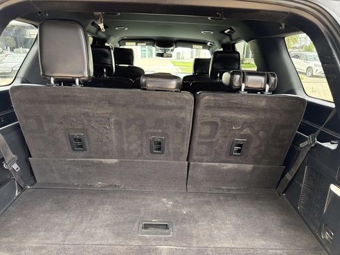 Used 2020 Ford Expedition XLT w/ Equipment Group 202A RWD image 12