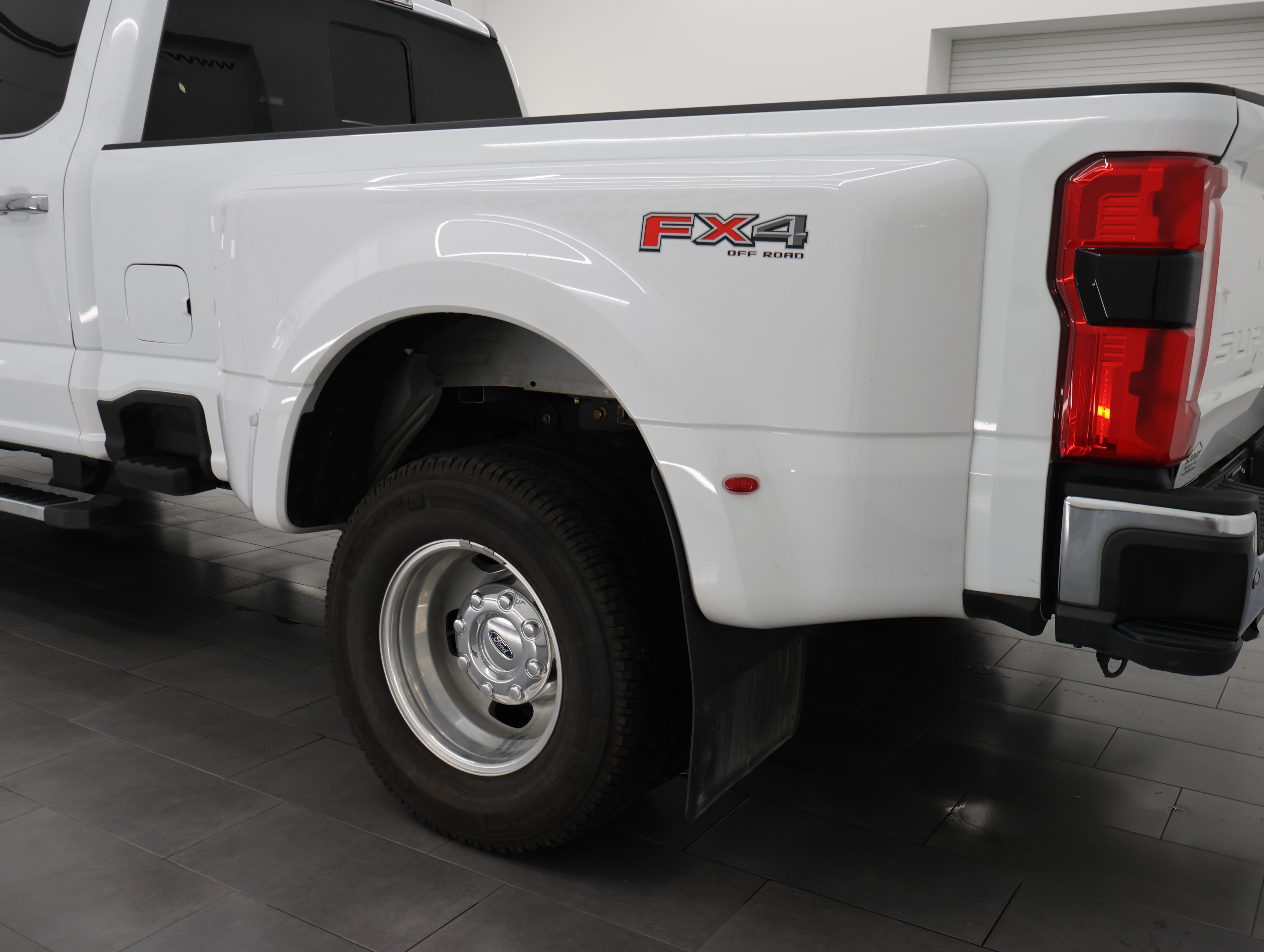 Used 2025 Ford F350 Lariat w/ Chrome Package AWD/4WD image 27