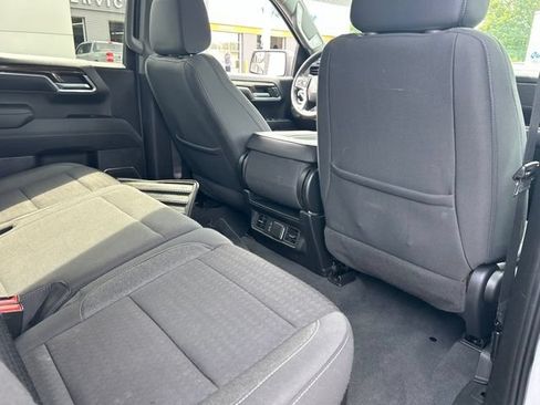 Used 2023 Chevrolet Silverado 1500 LT AWD/4WD image 14
