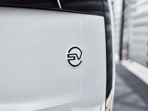 Used 2024 Land Rover Range Rover SV AWD/4WD image 12