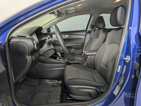 Used 2023 Kia Forte LXS image 9