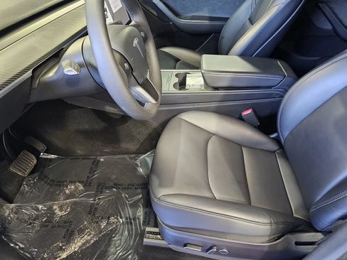 Used 2021 Tesla Model Y Long Range AWD/4WD image 14