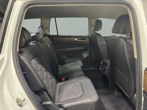 Used 2025 Volkswagen Atlas SE AWD/4WD image 28
