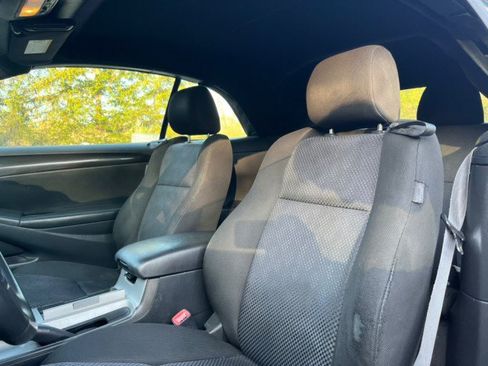 Used 2005 Toyota Solara SE w/ Convenience Pkg FWD image 12