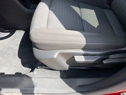 Used 2026 Chevrolet Equinox LT AWD/4WD image 36