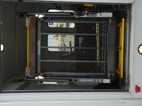 Used 2016 Ford E-350 and Econoline 350 Super Duty w/ Shuttle Bus Prep Package image 18