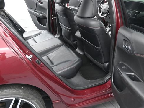 Used 2017 Honda Accord Sport Special Edition image 17