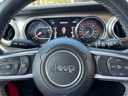 Used 2021 Jeep Wrangler Unlimited Sahara AWD/4WD image 21