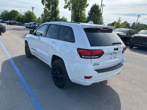 Used 2019 Jeep Grand Cherokee Altitude AWD/4WD image 17
