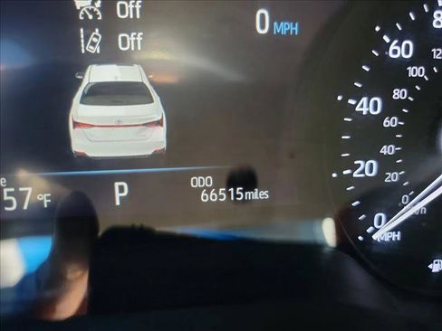 Used 2020 Toyota Avalon XLE image 19