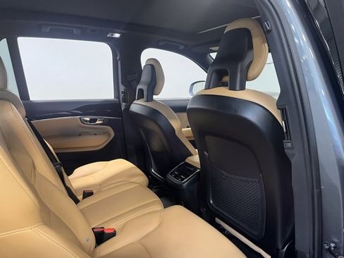 Used 2017 Volvo XC90 T6 Momentum w/ Vision Package image 14